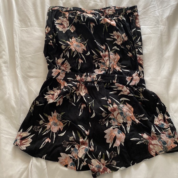 Aritzia floral strapless romper - Picture 3 of 6